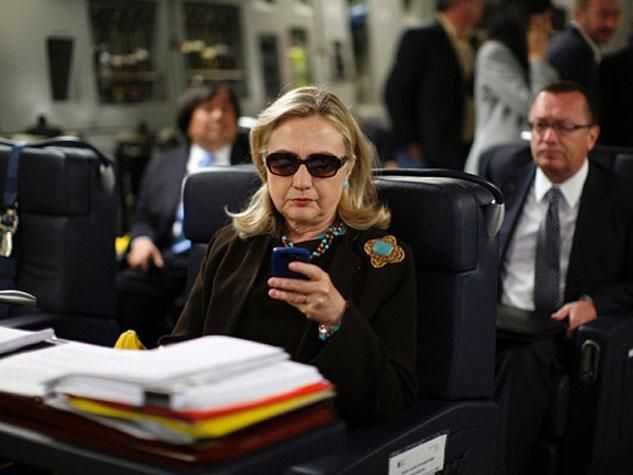 HILLARY TEXTING X633 | ADVOCATE.COM
