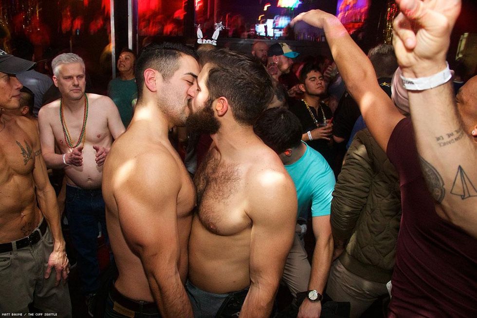 002-nye-cuff-matt-baume-2017