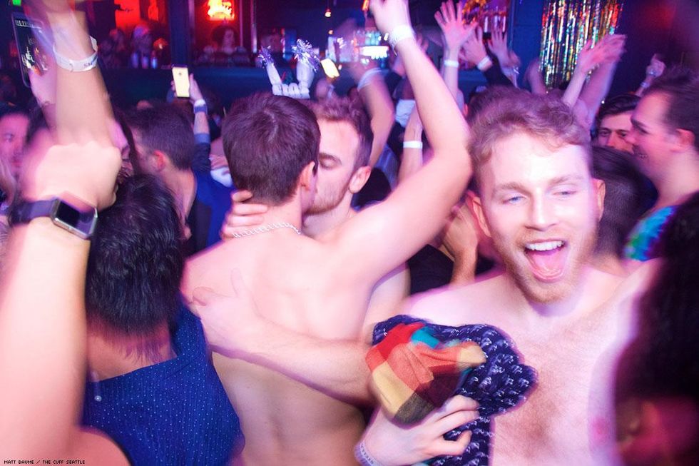 004-nye-cuff-matt-baume-2017