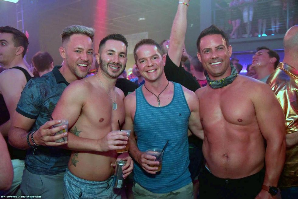 005-dc-pride-glitter-tmd-2018