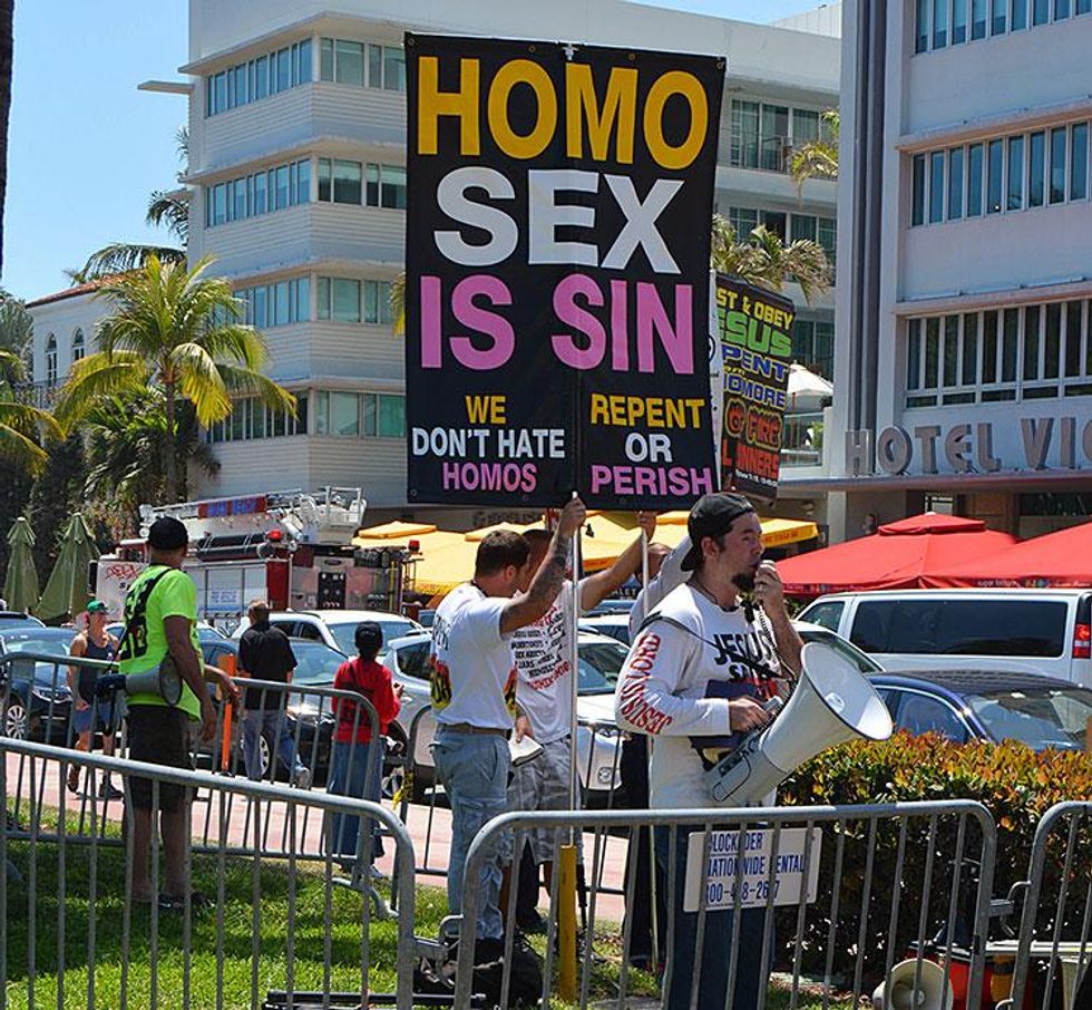 006-pride-beach-party-by-stephen-r