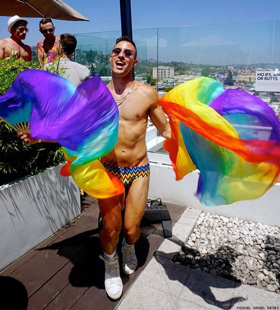 008-flaunt-pride-pool-miguel-angel-reyes-2018