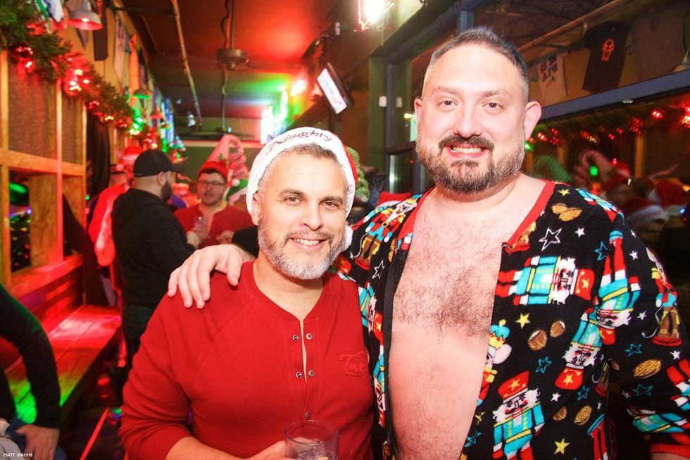 008-santa-bar-crawl-matt-baume-2017