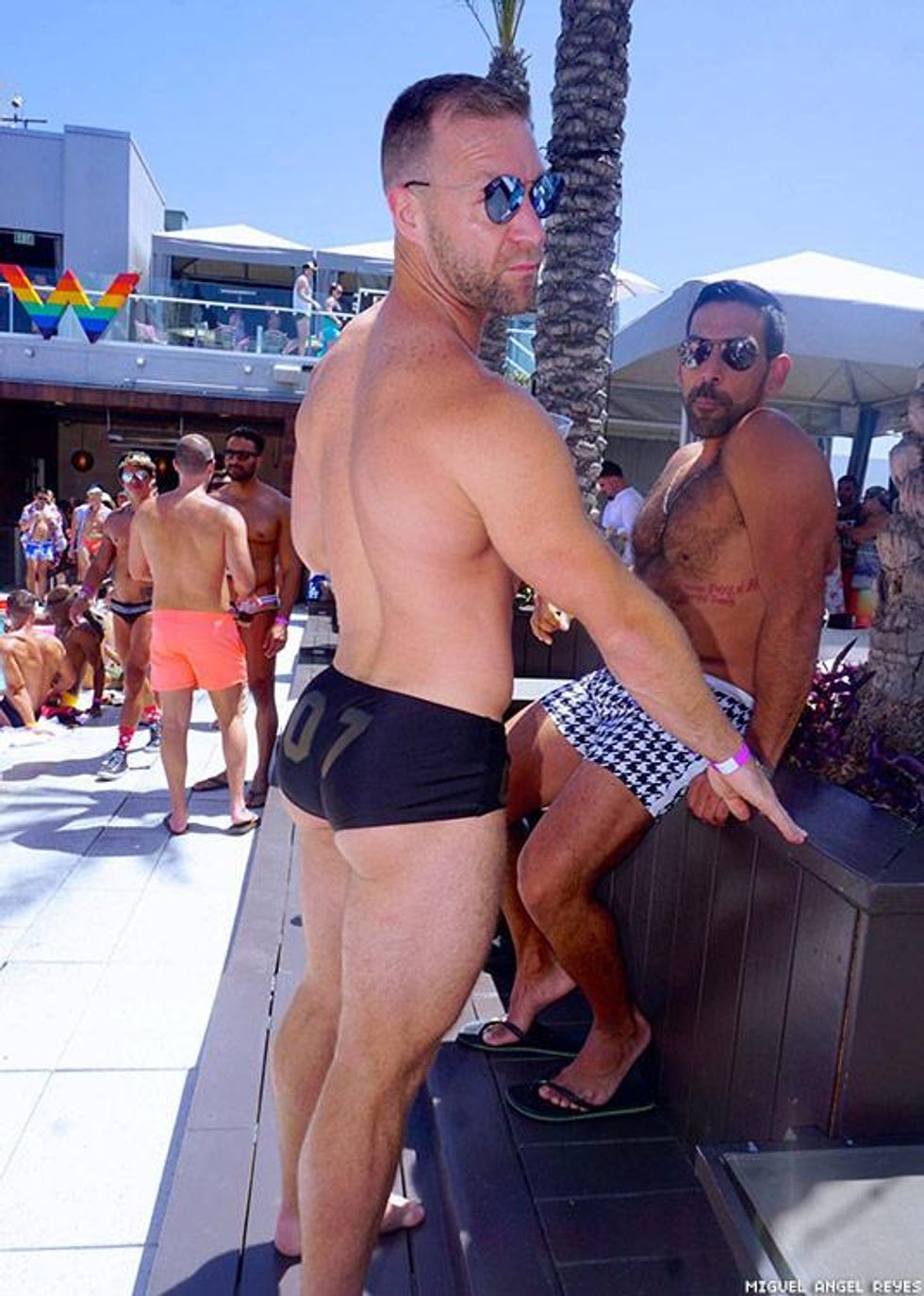 009-flaunt-pride-pool-miguel-angel-reyes-2018