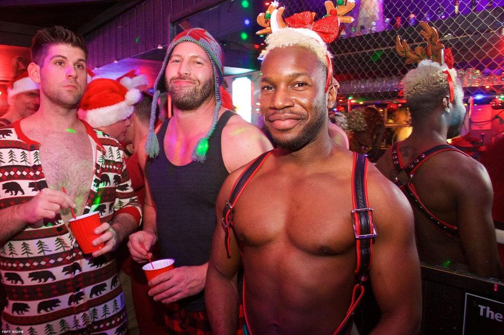 011-santa-bar-crawl-matt-baume-2017