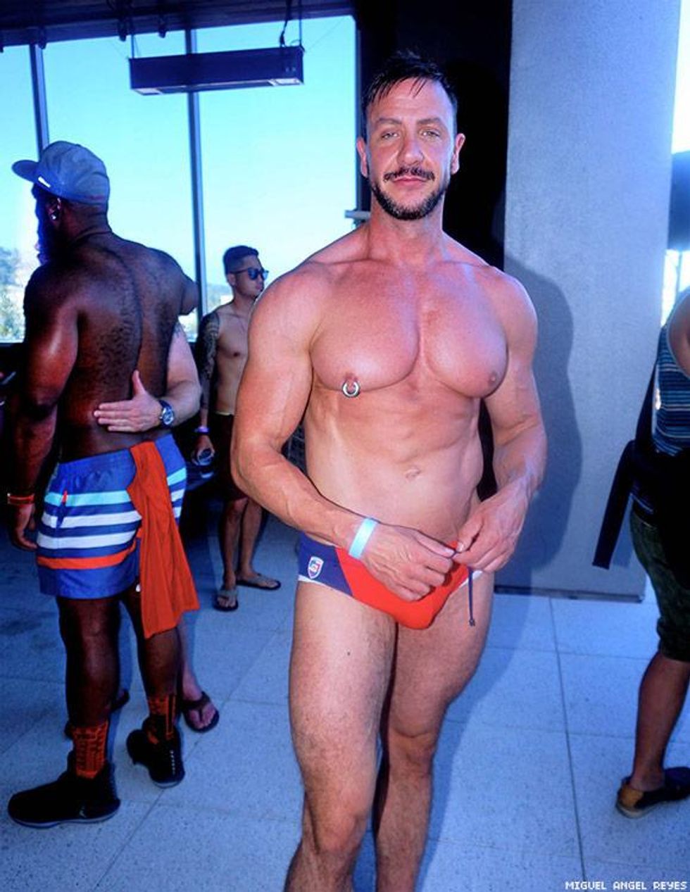 015-flaunt-pride-pool-miguel-angel-reyes-2018