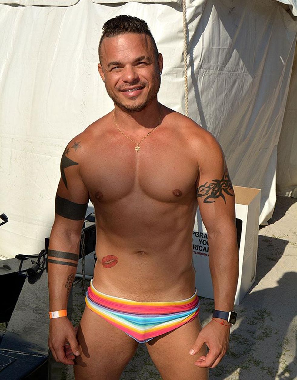 015-pride-beach-party-by-stephen-r