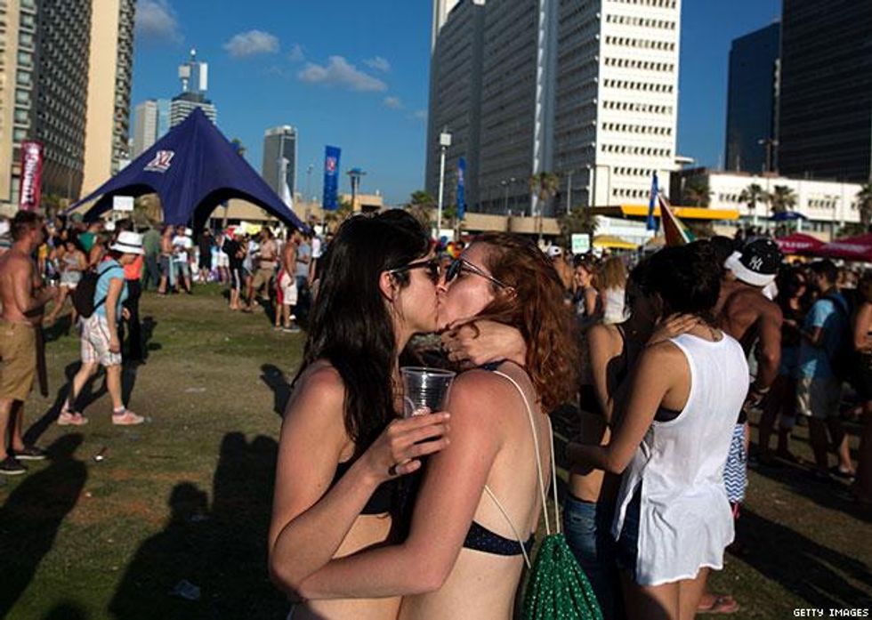 018-gettyimages-476916810