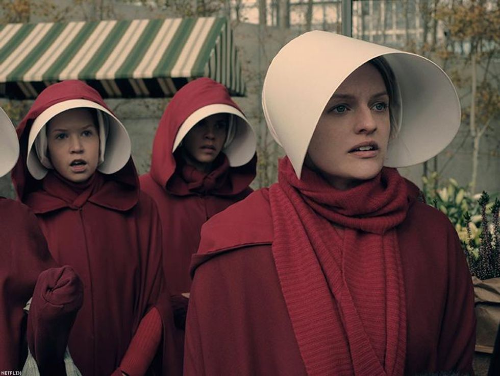 02-handmaids-netflix_0
