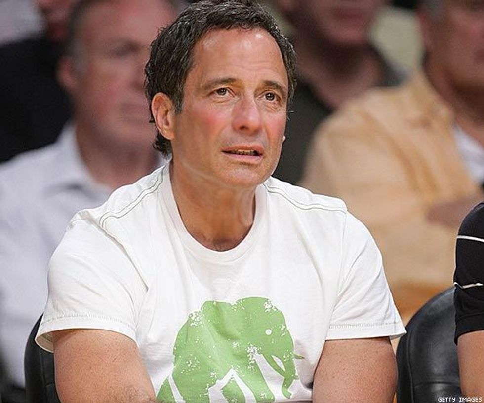 02-harvey_levinx600x500