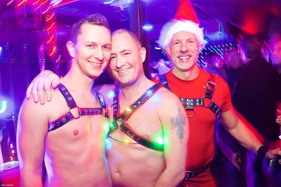 023-santa-bar-crawl-matt-baume-2017