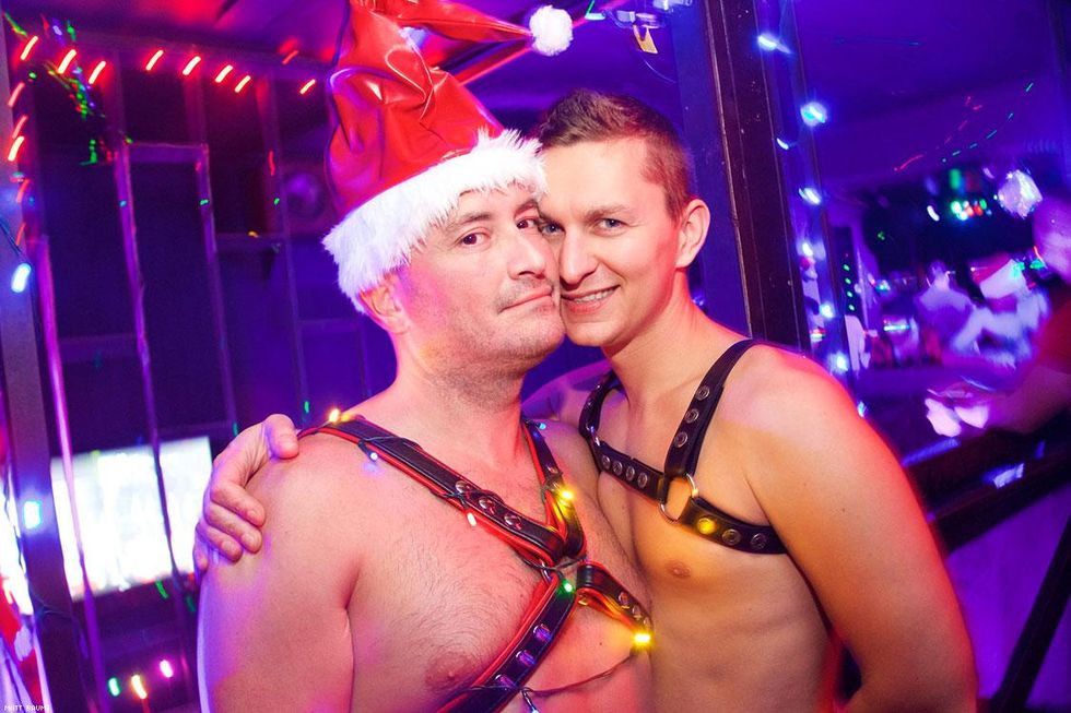 028-santa-bar-crawl-matt-baume-2017