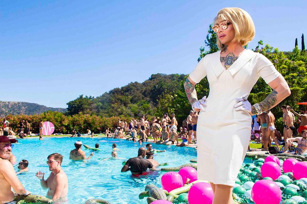 03-daddy-issues-pool-davide-laffe-2019