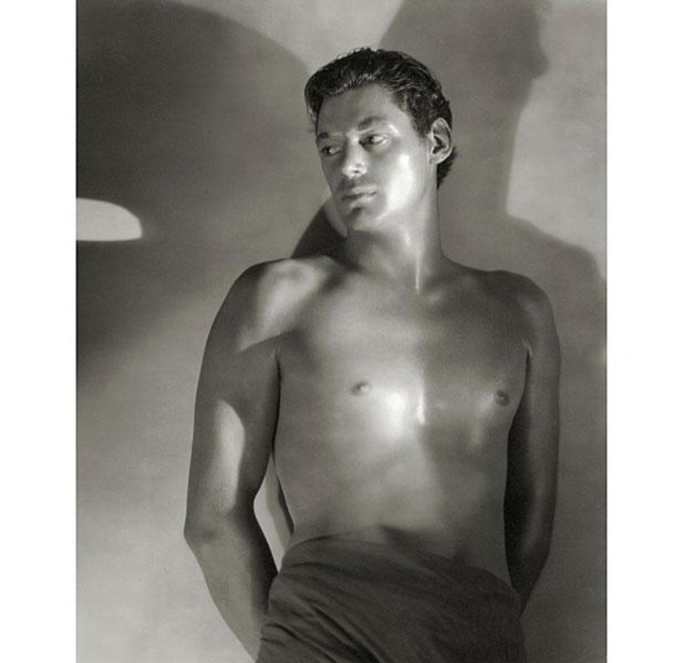 03-johnny-weissmuller-by-hurrell-1932x633_0