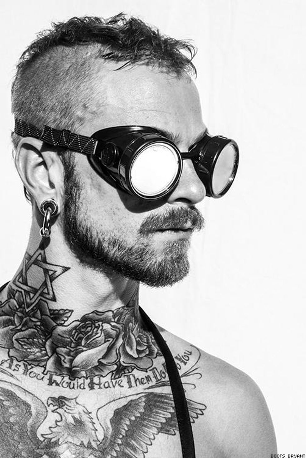 03-masks-boots-bryant-2017