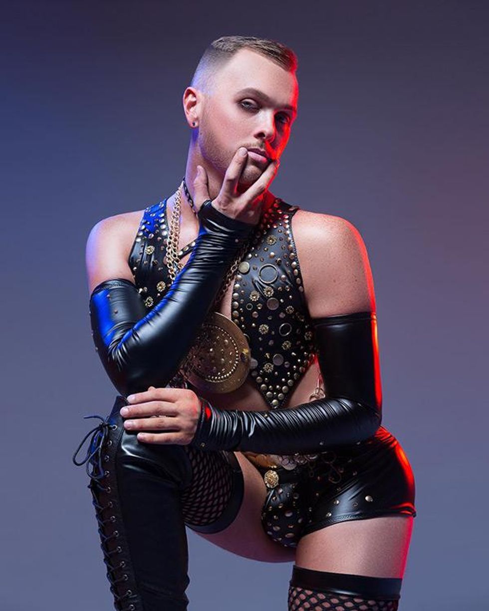 03-mrga2018_judas_elliot_by_thedragphotographer_leather