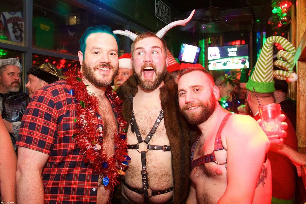 030-santa-bar-crawl-matt-baume-2017