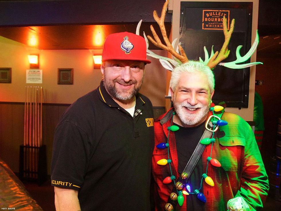 034-santa-bar-crawl-matt-baume-2017