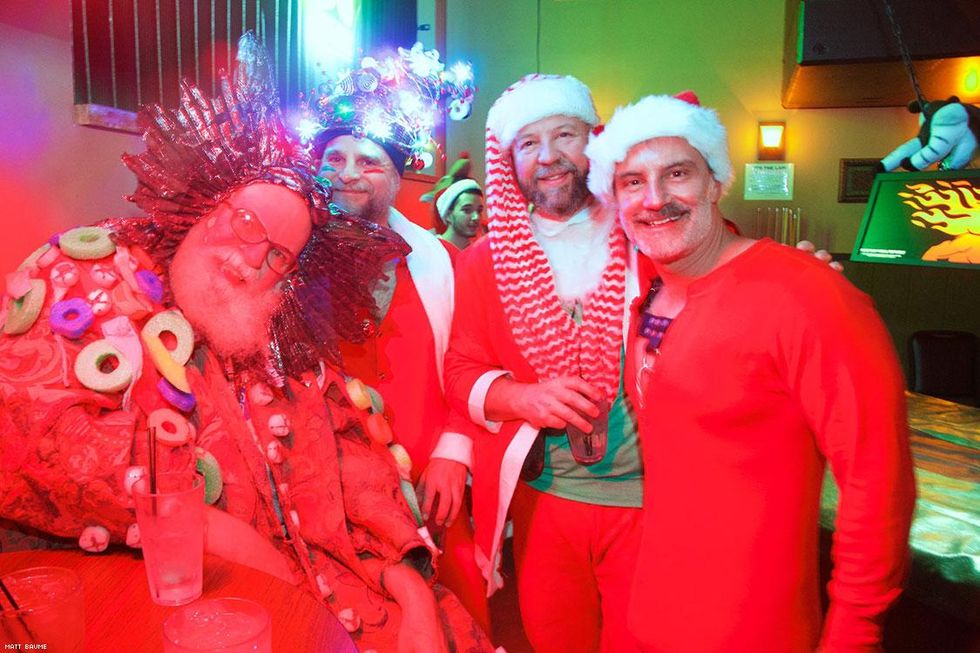 037-santa-bar-crawl-matt-baume-2017