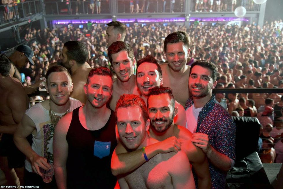 038-dc-pride-glitter-tmd-2018