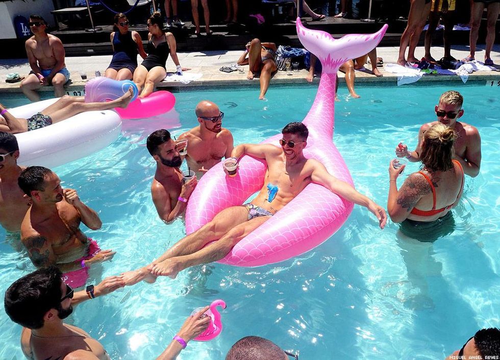 038-flaunt-pride-pool-miguel-angel-reyes-2018