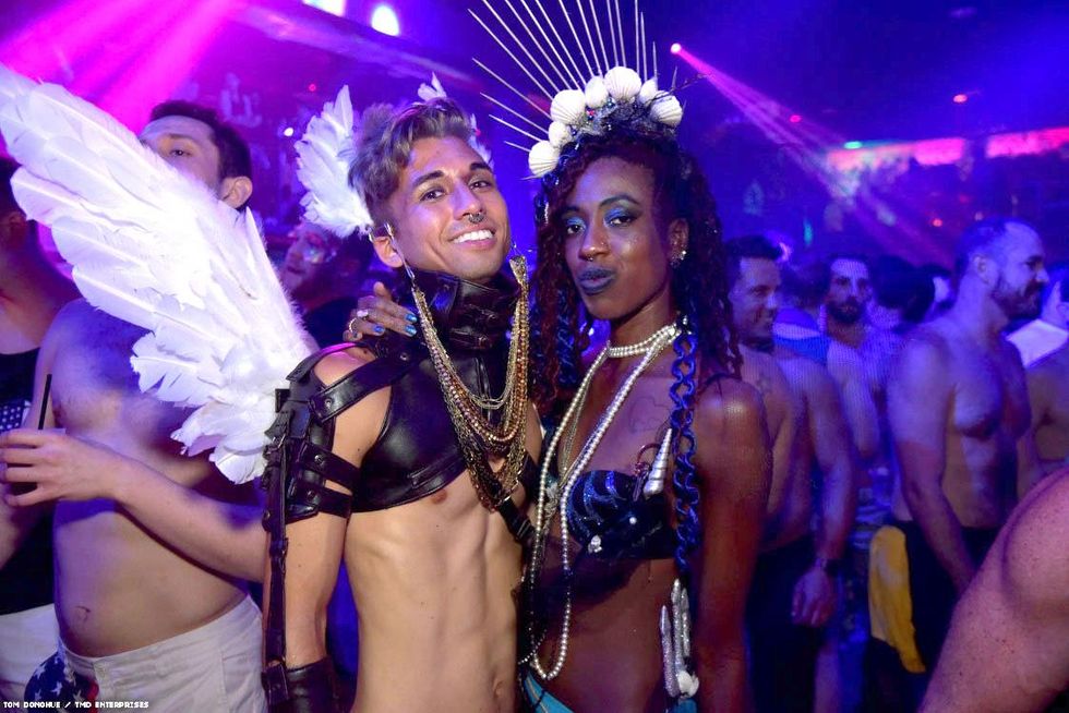 039-dc-pride-glitter-tmd-2018