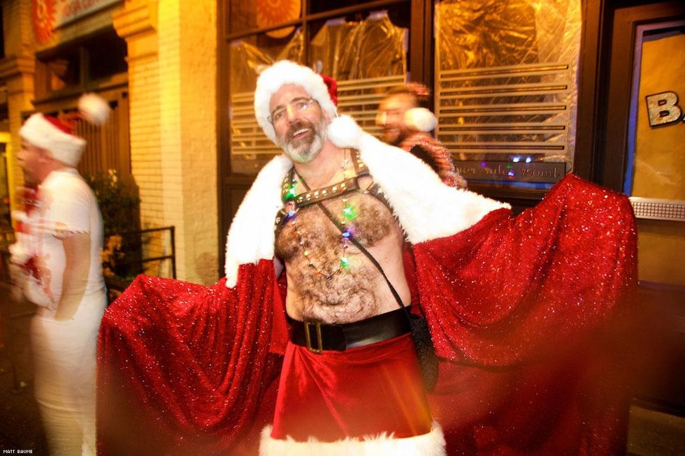 039-santa-bar-crawl-matt-baume-2017