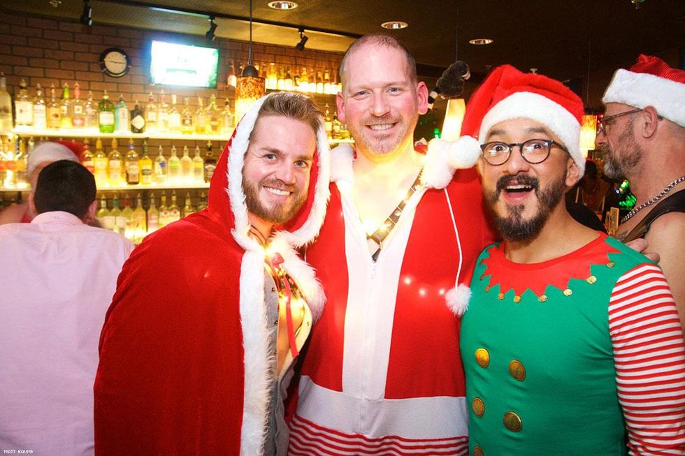 040-santa-bar-crawl-matt-baume-2017