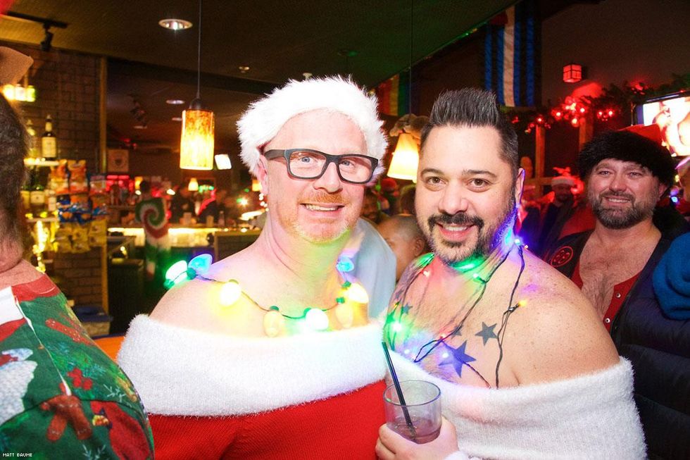 041-santa-bar-crawl-matt-baume-2017