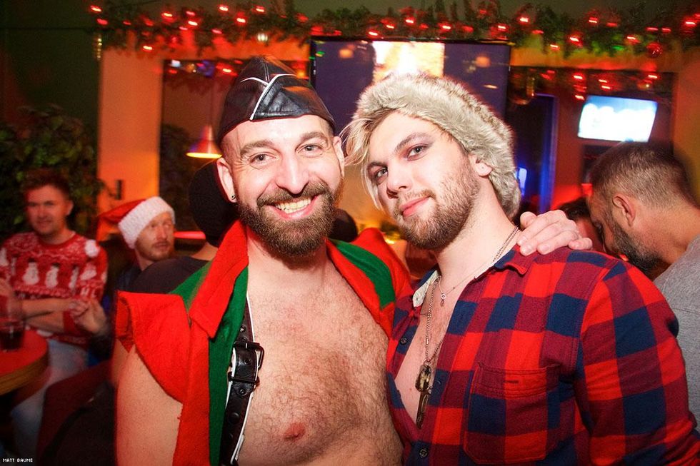 042-santa-bar-crawl-matt-baume-2017