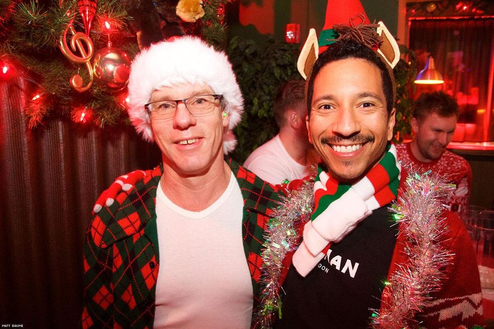 043-santa-bar-crawl-matt-baume-2017