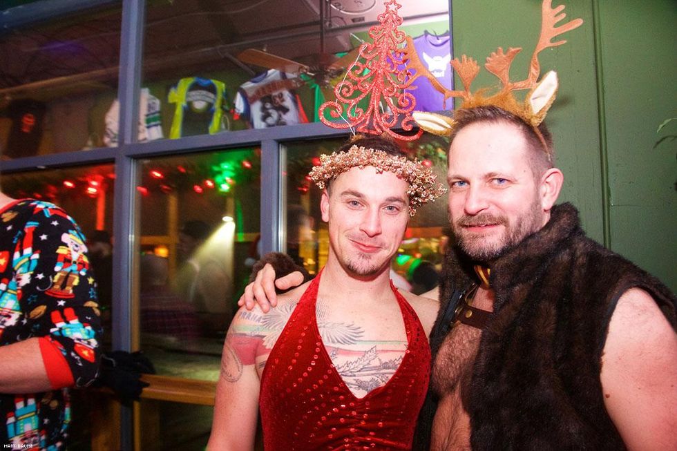 044-santa-bar-crawl-matt-baume-2017