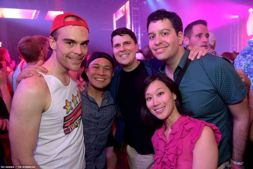 047-dc-pride-glitter-tmd-2018