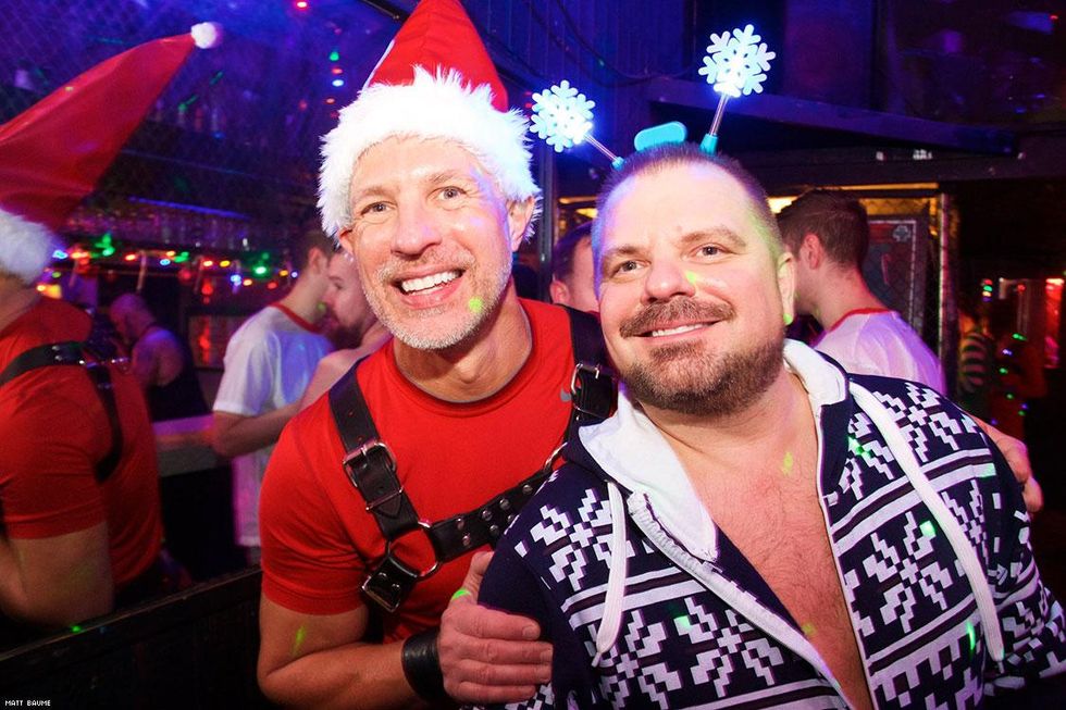 047-santa-bar-crawl-matt-baume-2017