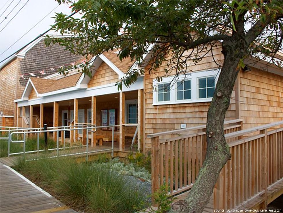 05_cherry_grove_theater_leah_fallicia