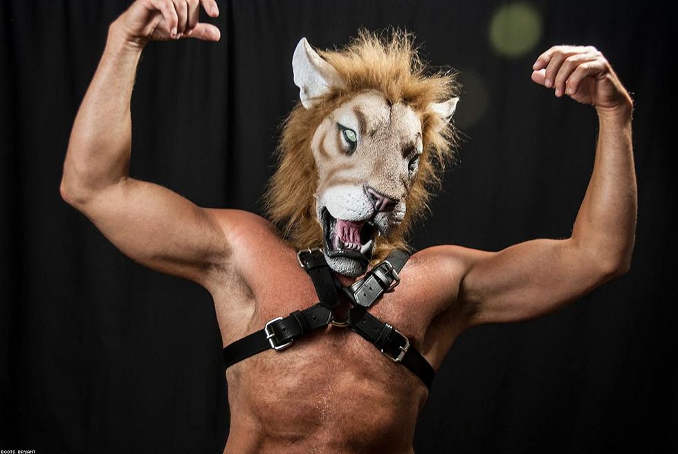 05-masks-boots-bryant-2017