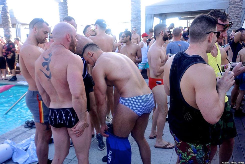 051-flaunt-pride-pool-miguel-angel-reyes-2018