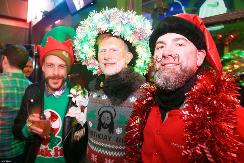 052-santa-bar-crawl-matt-baume-2017