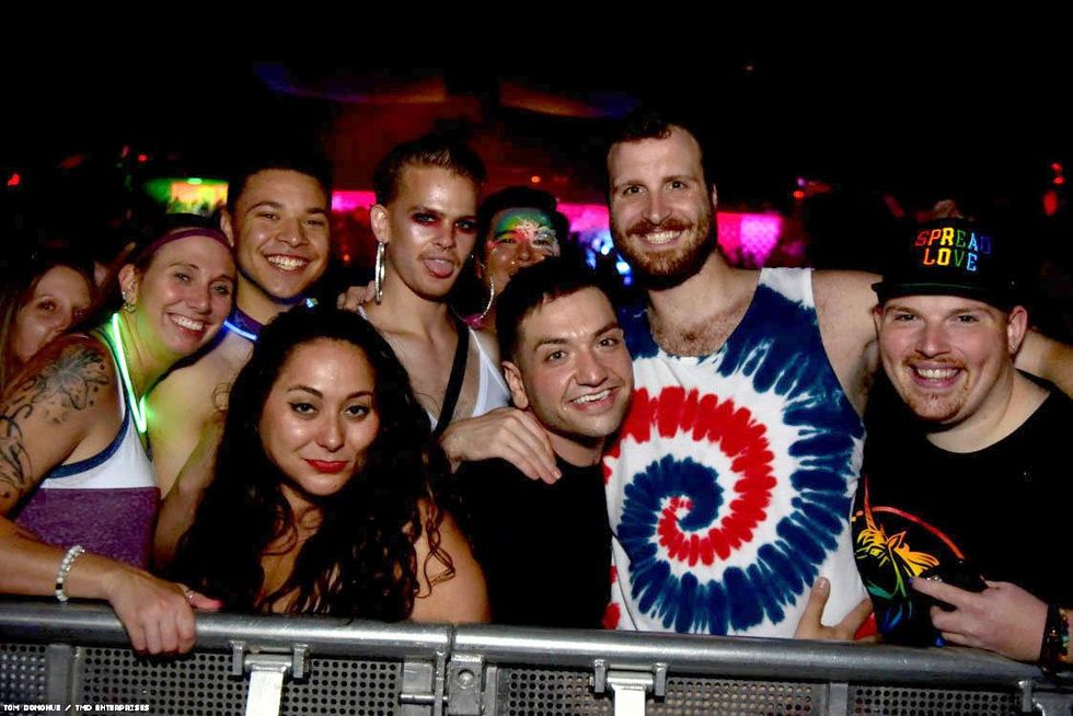 054-dc-pride-glitter-tmd-2018