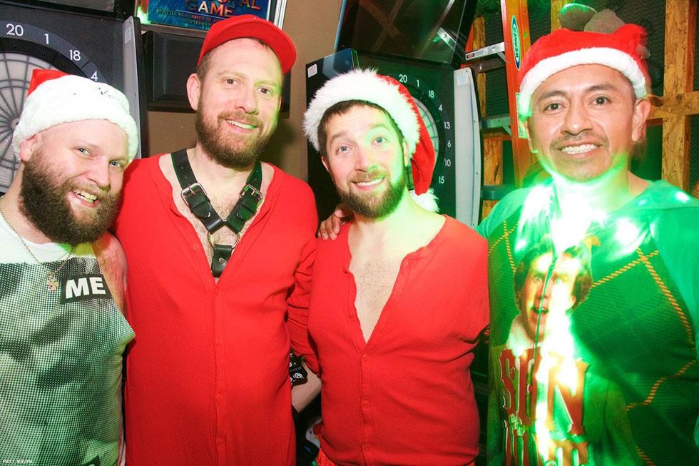 056-santa-bar-crawl-matt-baume-2017