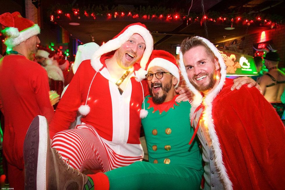 057-santa-bar-crawl-matt-baume-2017