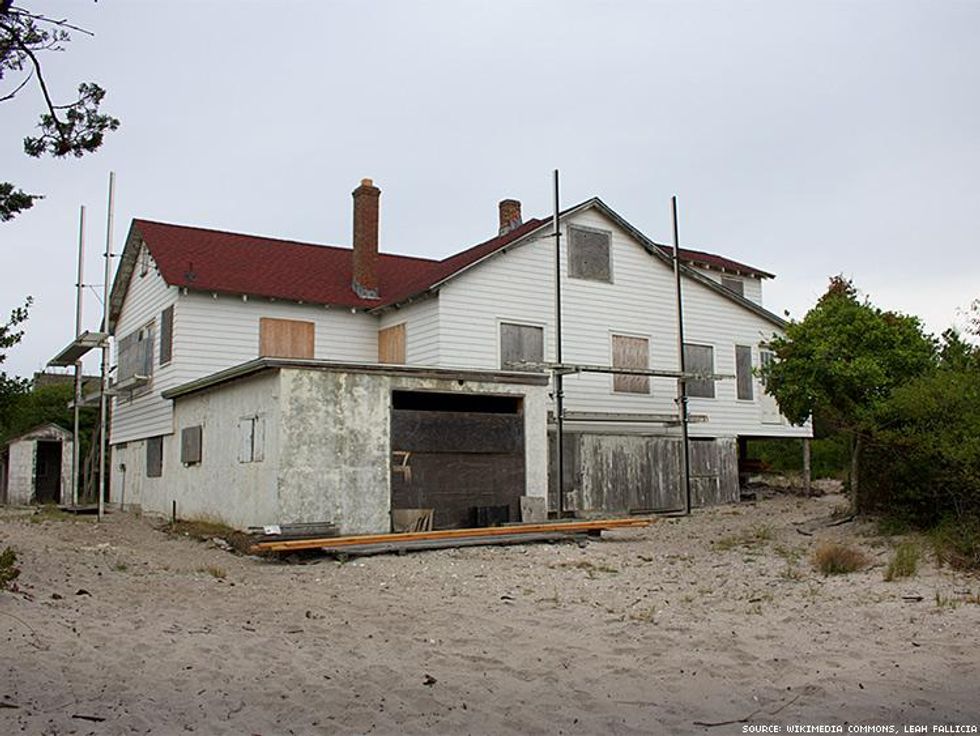 06_carrington_house_leah-fallicia