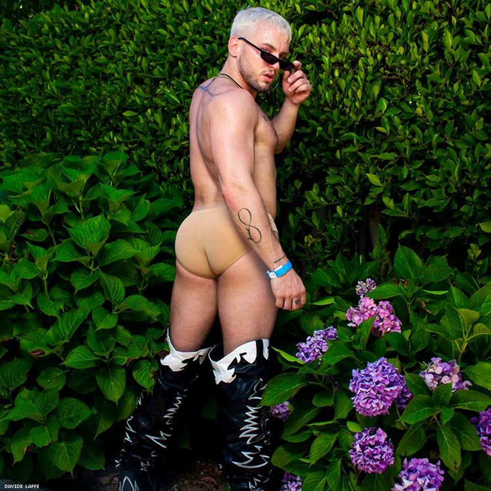 06-daddy-issues-pool-davide-laffe-2019