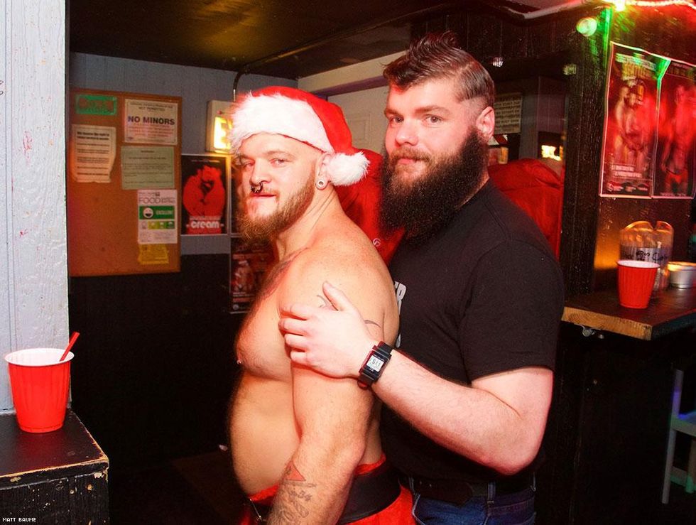 061-santa-bar-crawl-matt-baume-2017