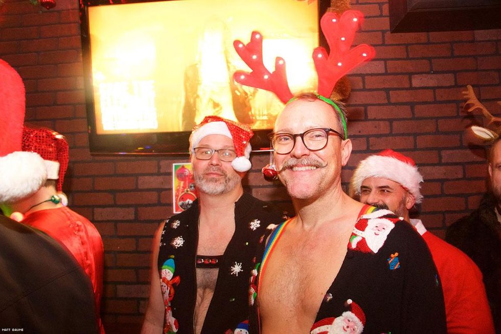 062-santa-bar-crawl-matt-baume-2017