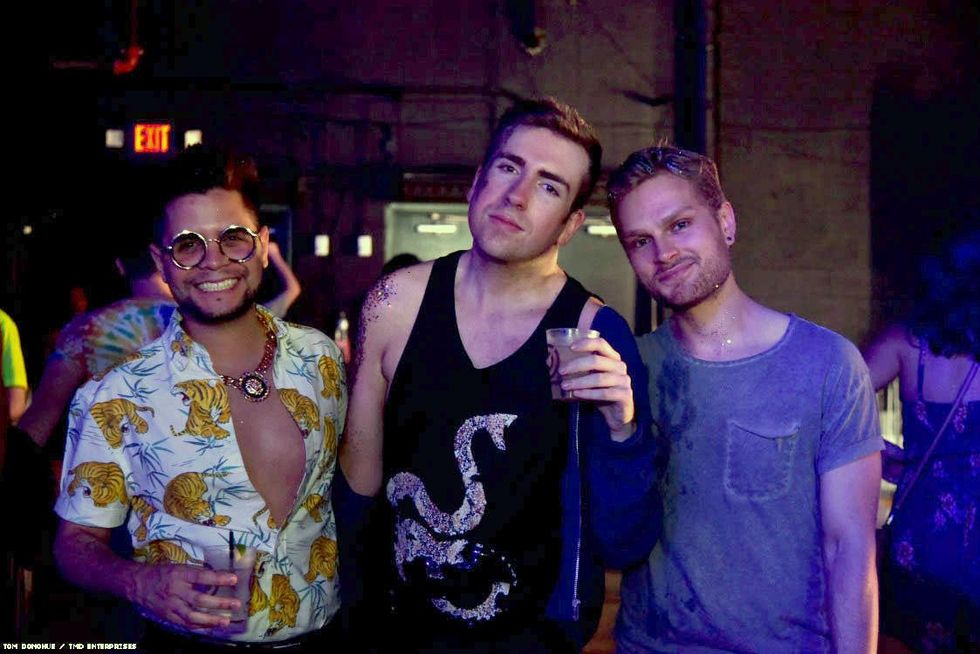 066-dc-pride-glitter-tmd-2018