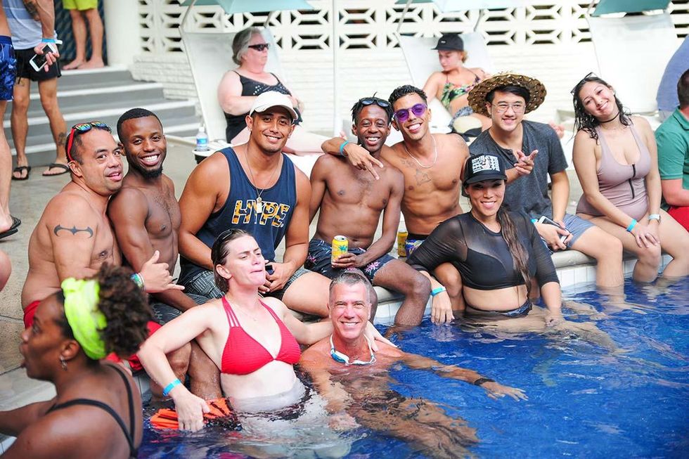 07-hnl_pride-pool_party-kelli_bullock-2017