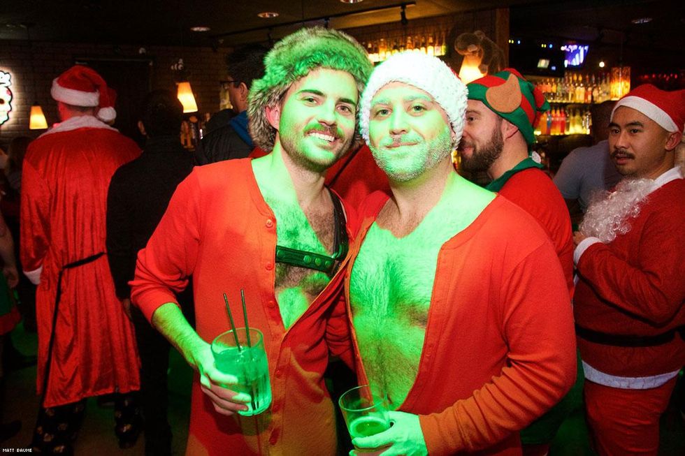 070-santa-bar-crawl-matt-baume-2017