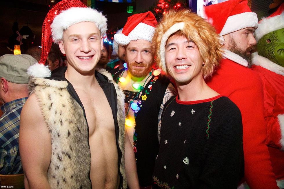 073-santa-bar-crawl-matt-baume-2017