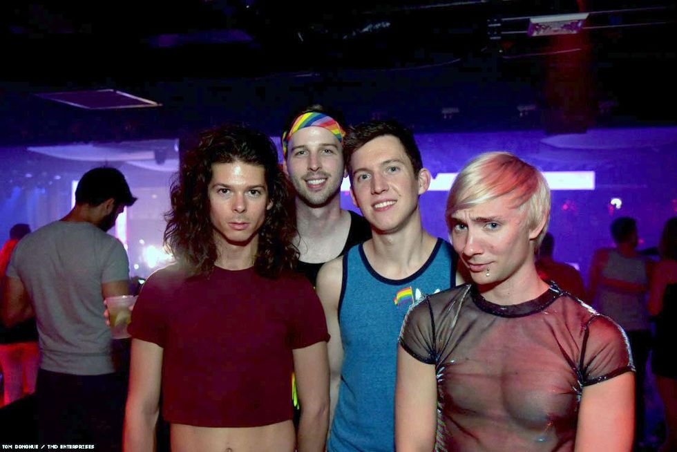 074-dc-pride-glitter-tmd-2018